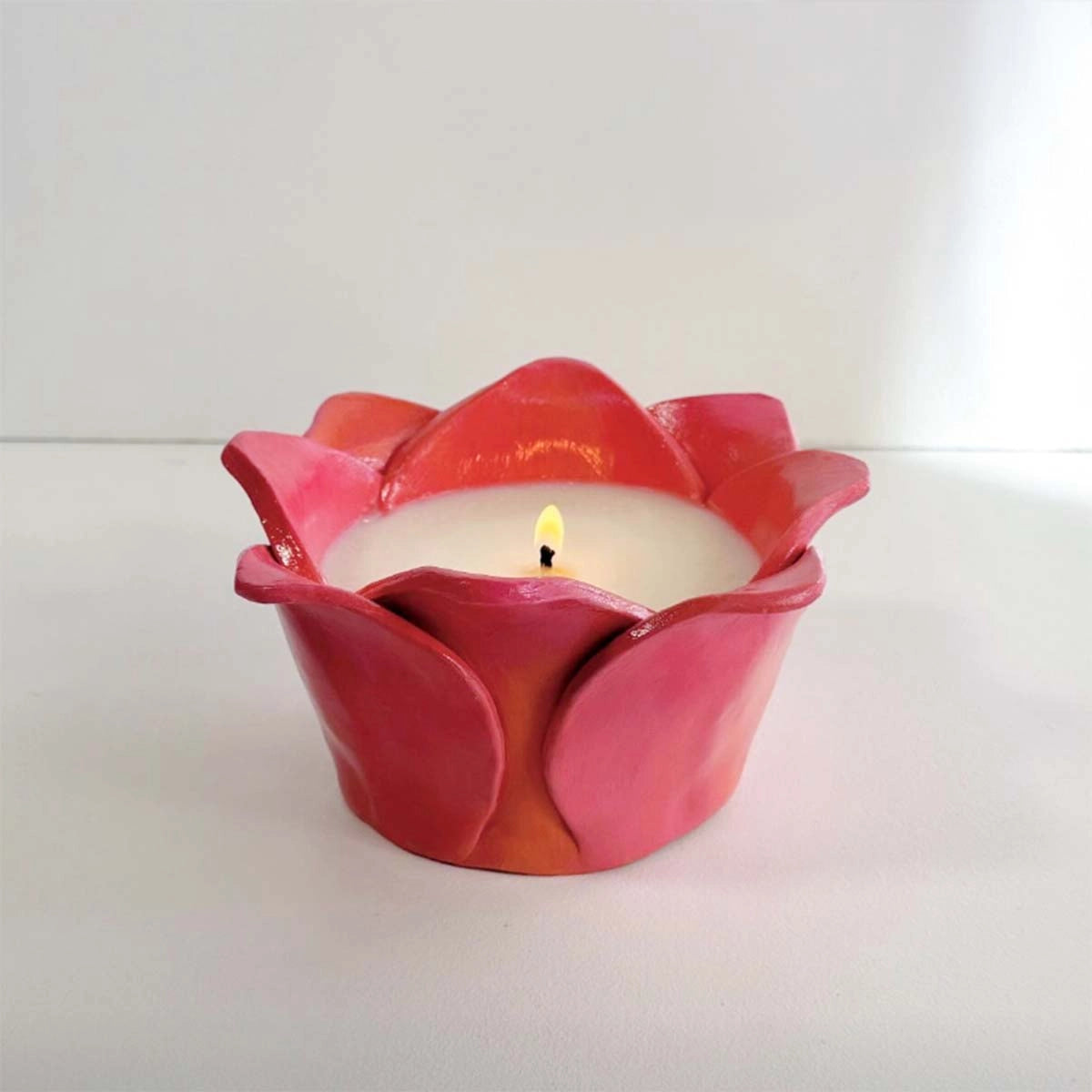 Tulip candle making creation